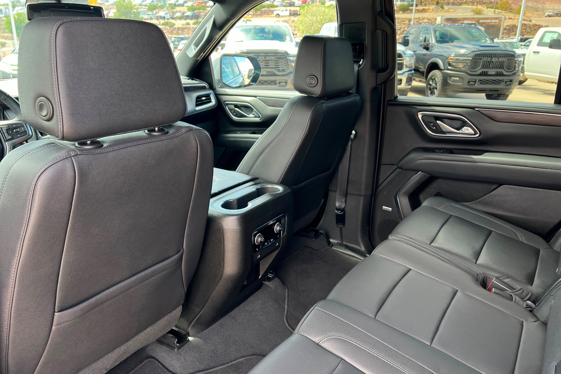 Used 2023 Chevrolet Tahoe LT w/ Luxury Package AWD/4WD image 20