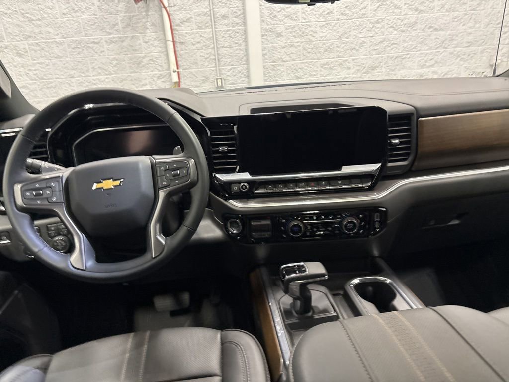 Used 2025 Chevrolet Silverado 1500 High Country w/ High Country Premium Package image 11