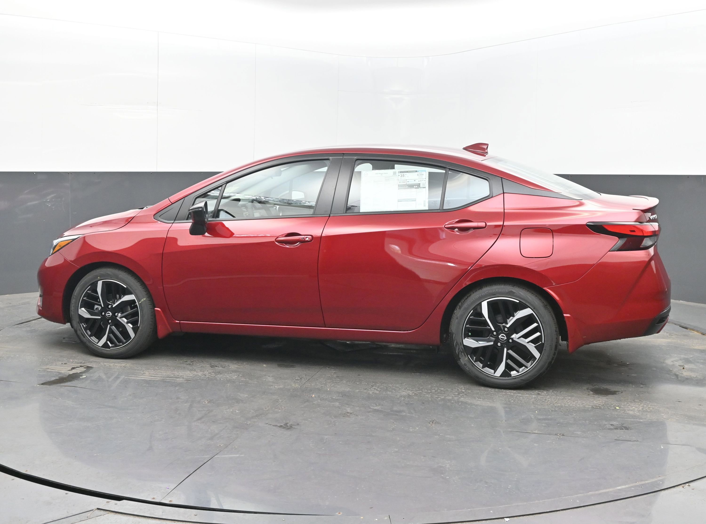 New 2025 Nissan Versa SR w/ Trunk Package image 5