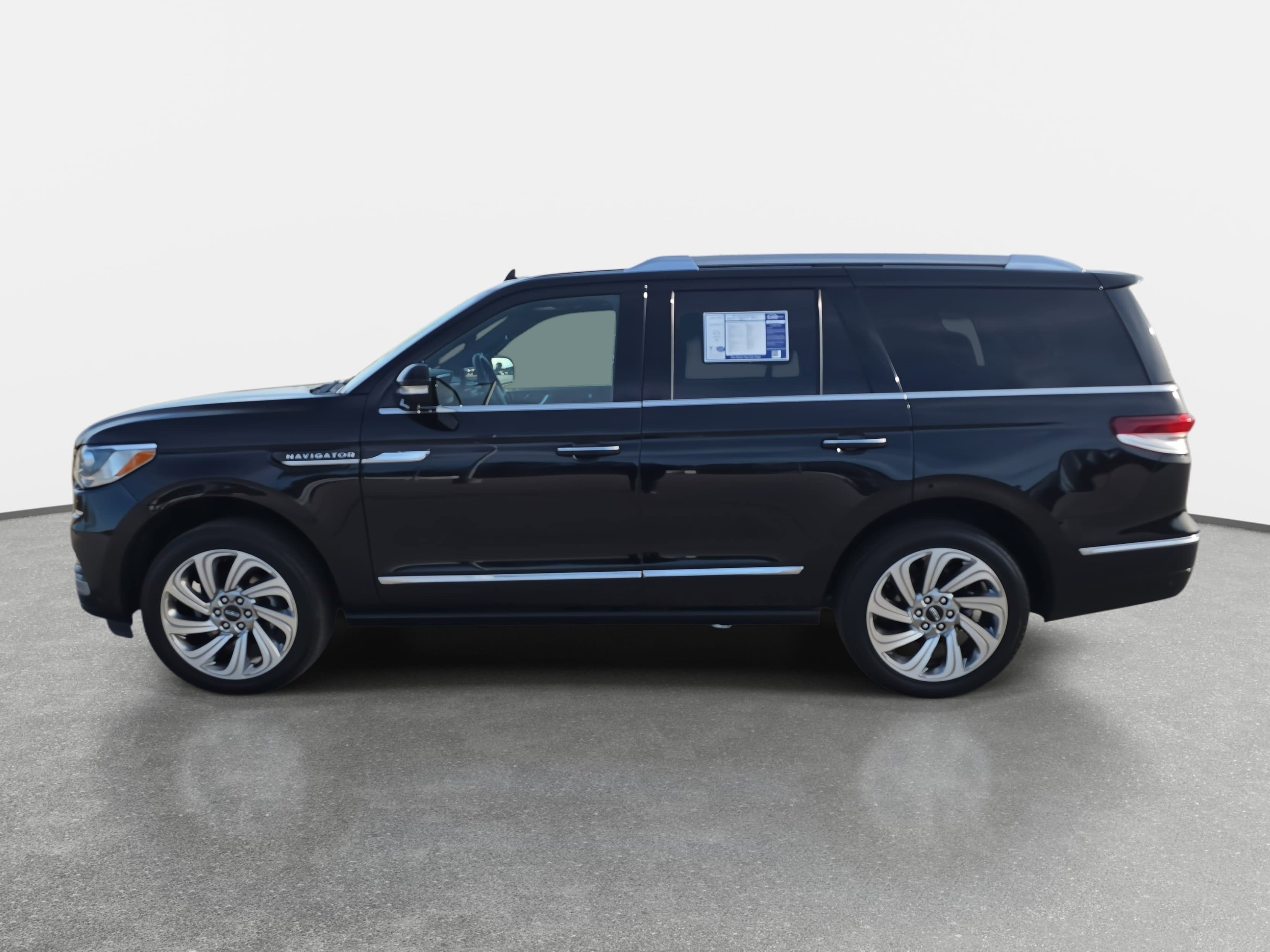 Used 2024 Lincoln Navigator Reserve image 8