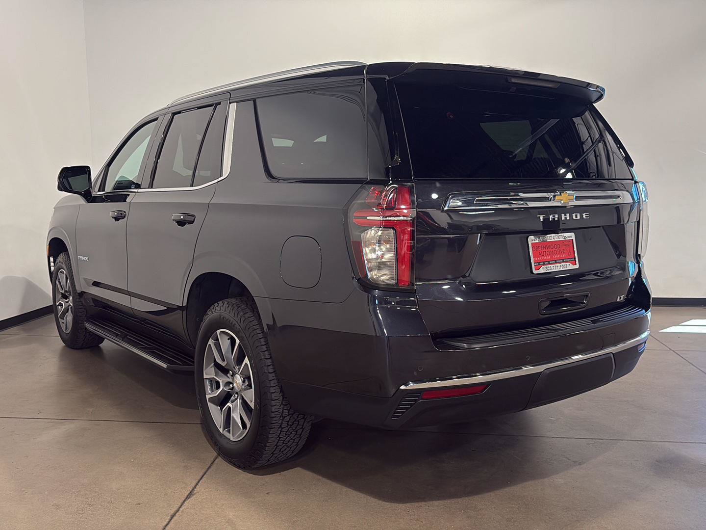 Used 2024 Chevrolet Tahoe LT w/ LT Signature Package AWD/4WD image 5