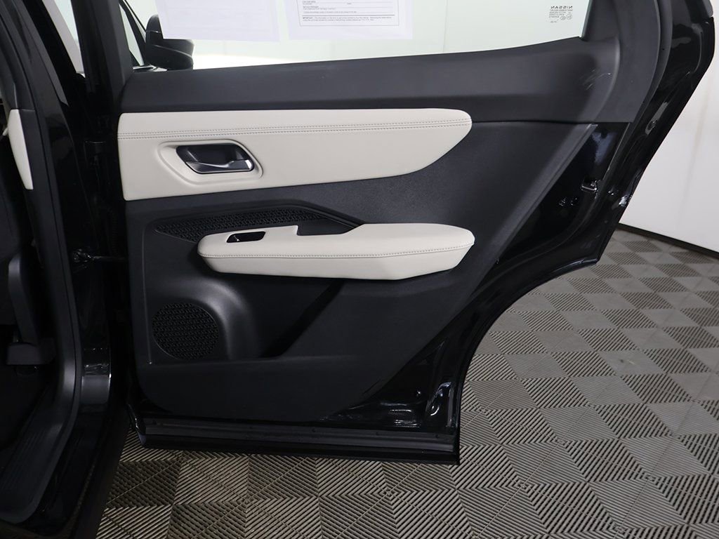 Used 2024 Nissan Ariya FWD image 29