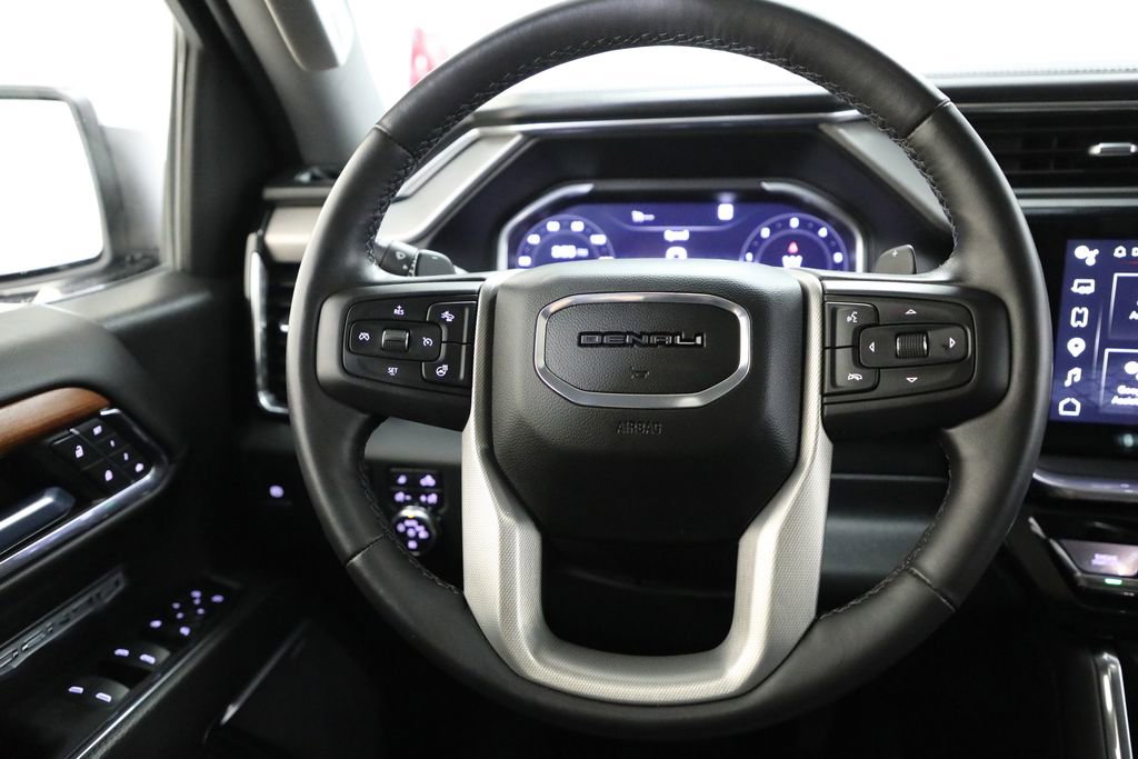 Used 2022 GMC Sierra 1500 Denali AWD/4WD image 3