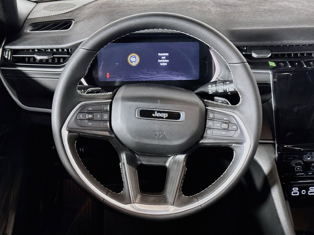 New 2027 Jeep Grand Cherokee Laredo X RWD image 13