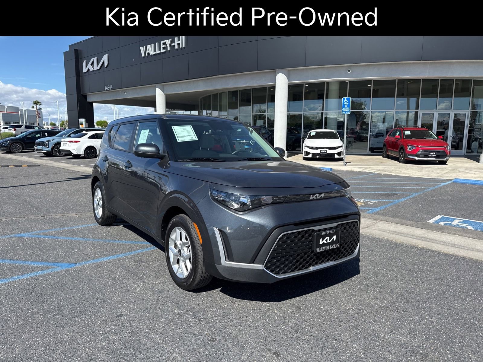 Certified 2025 Kia Soul LX w/ LX Technology Package FWD image 3