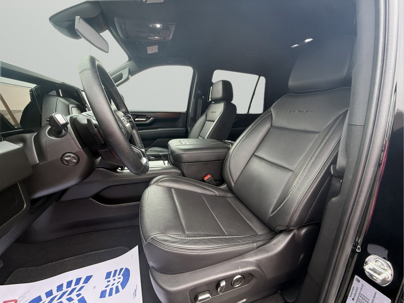 Used 2025 GMC Yukon Denali image 4