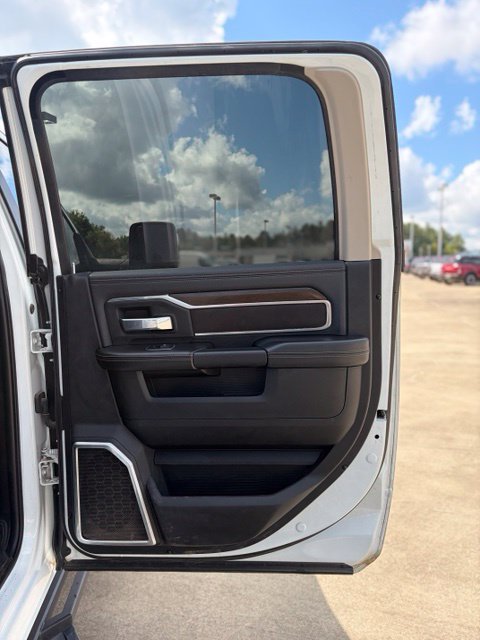 Used 2023 RAM 2500 Laramie AWD/4WD image 15