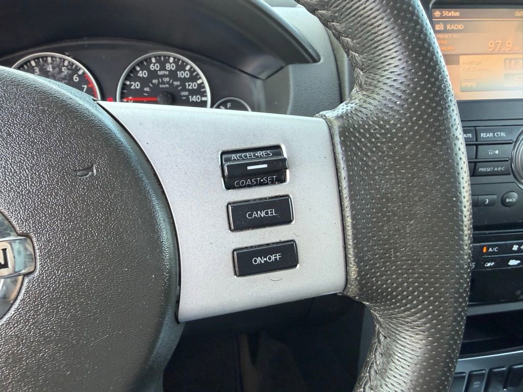 Used 2011 Nissan Pathfinder SV image 33