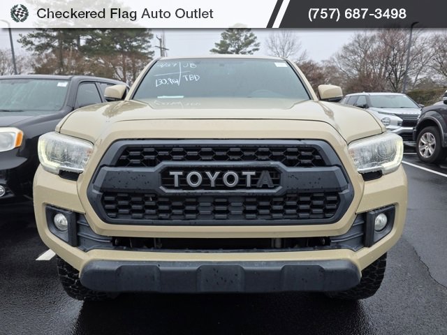 Used 2016 Toyota Tacoma TRD Off-Road w/ Towing Package image 2