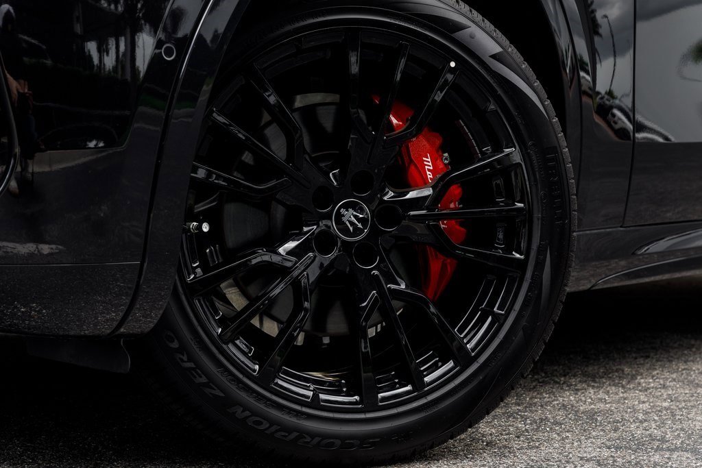 New 2025 Maserati Grecale Modena image 9