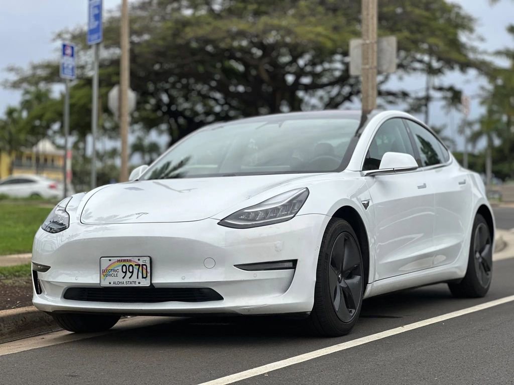 Used 2018 Tesla Model 3 Mid Range video 1