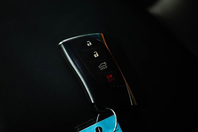 Used 2020 Lexus ES 350 w/ Premium Package image 24