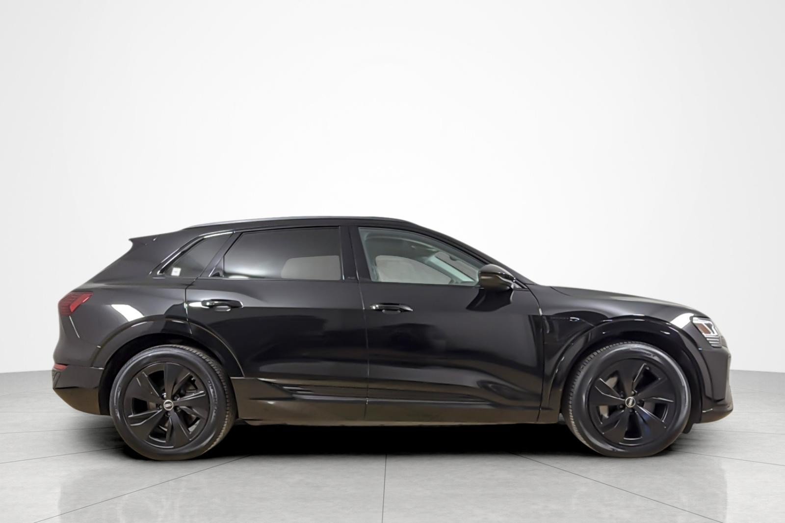 Used 2024 Audi Q8 e-tron Premium AWD/4WD image 6