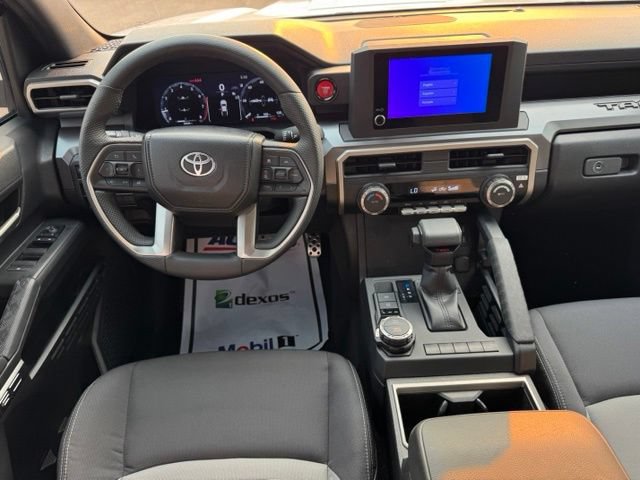 Used 2024 Toyota Tacoma TRD Sport AWD/4WD image 19