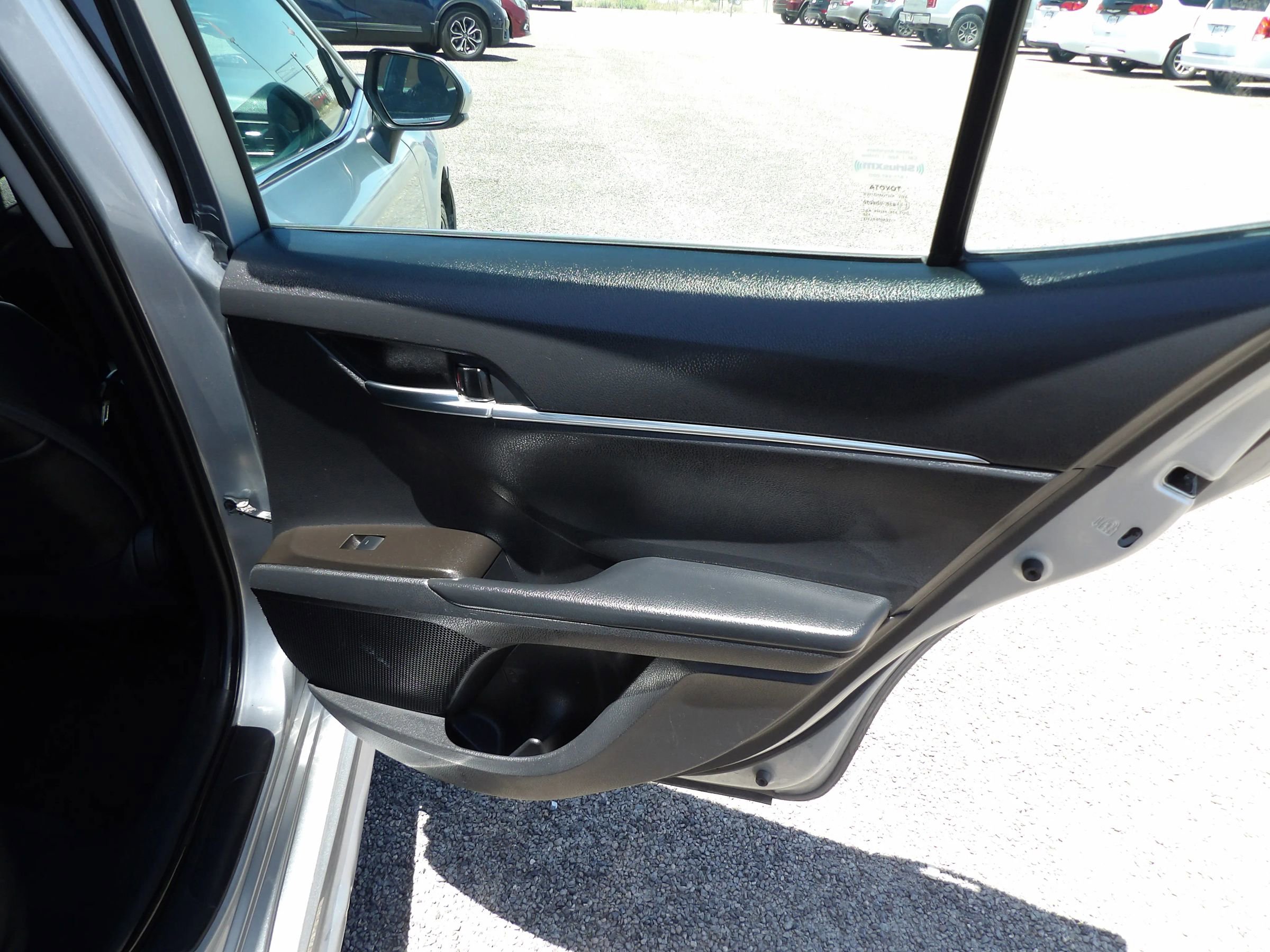 Used 2021 Toyota Camry SE FWD image 13