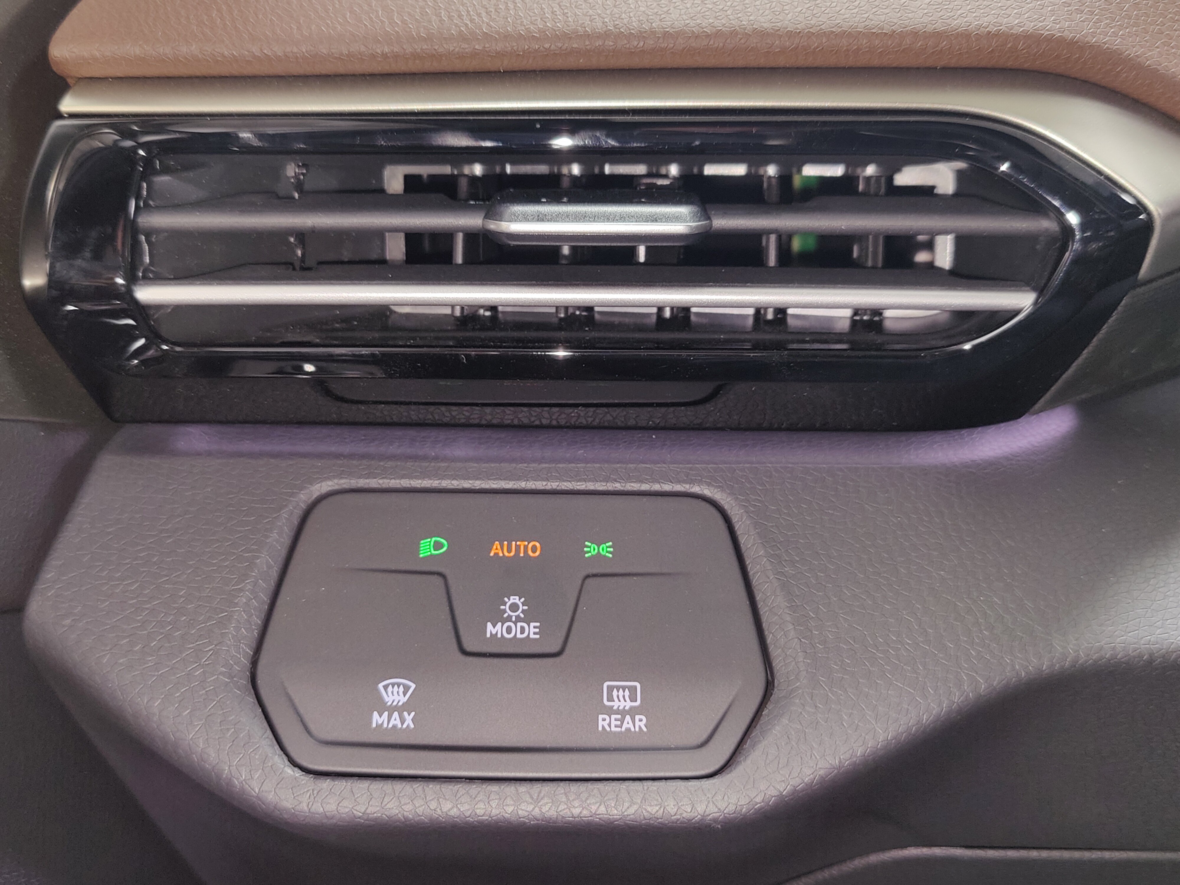 Used 2025 Volkswagen ID.4 Pro RWD image 24