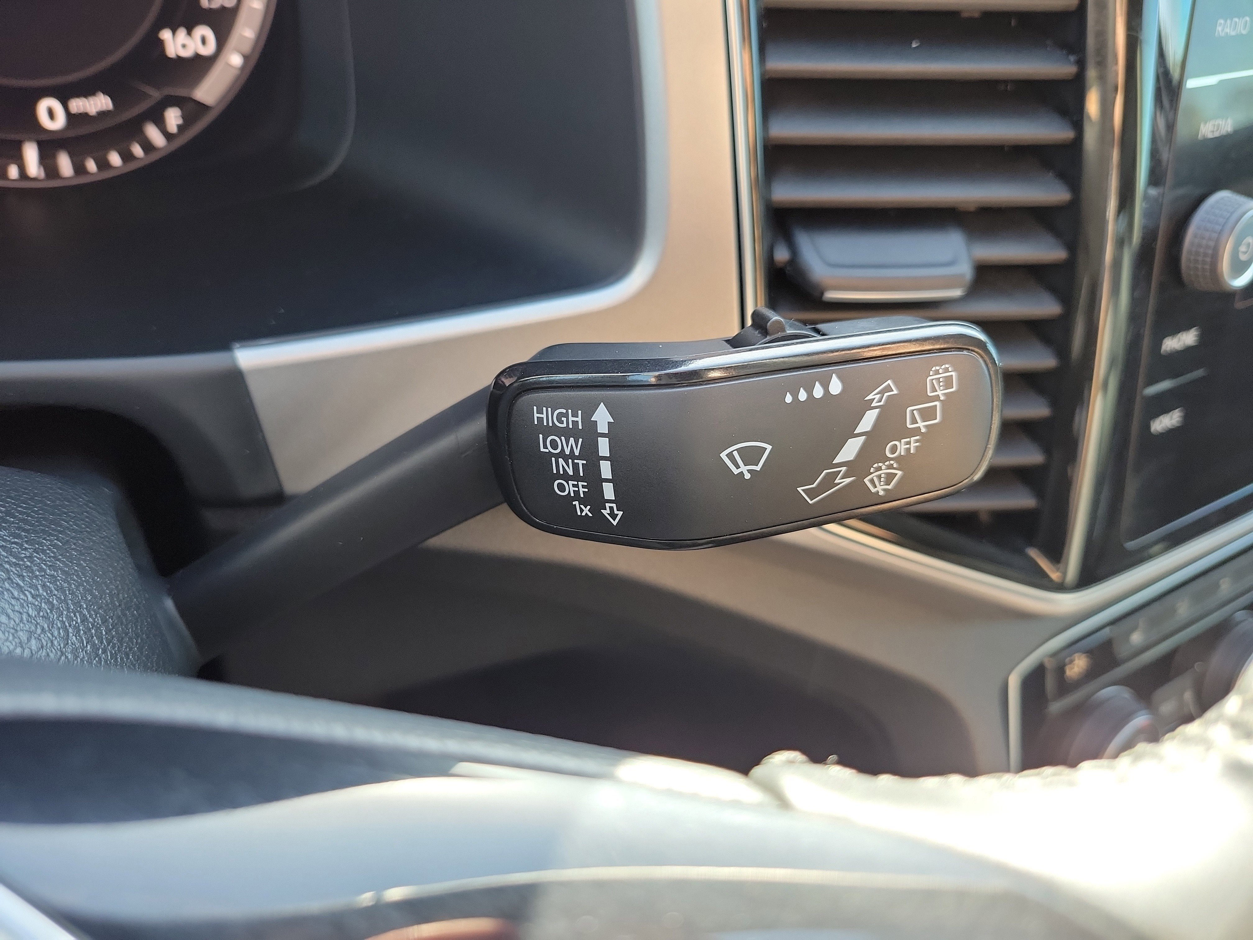 Used 2019 Volkswagen Atlas SEL image 34