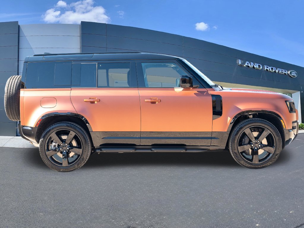New 2027 Land Rover Defender 110 X-Dynamic SE AWD/4WD image 8