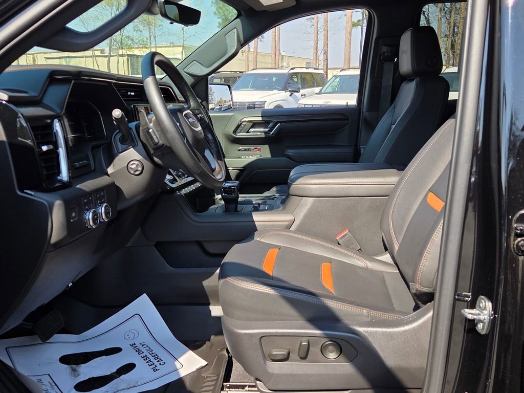Used 2024 GMC Sierra 1500 AT4 w/ Technology Package image 5