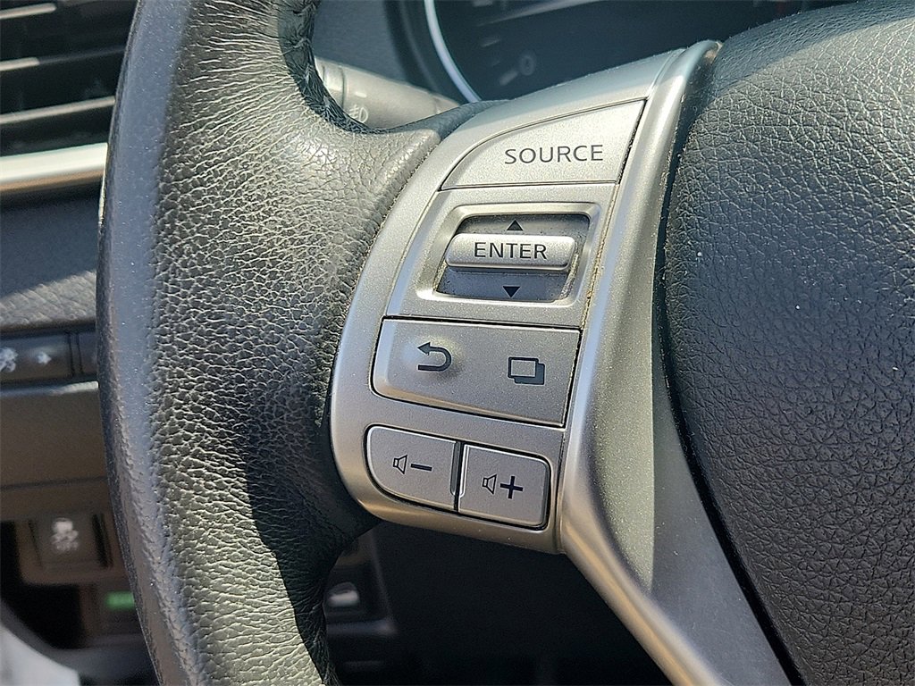 Used 2016 Nissan Rogue SL w/ SL Premium Package image 22