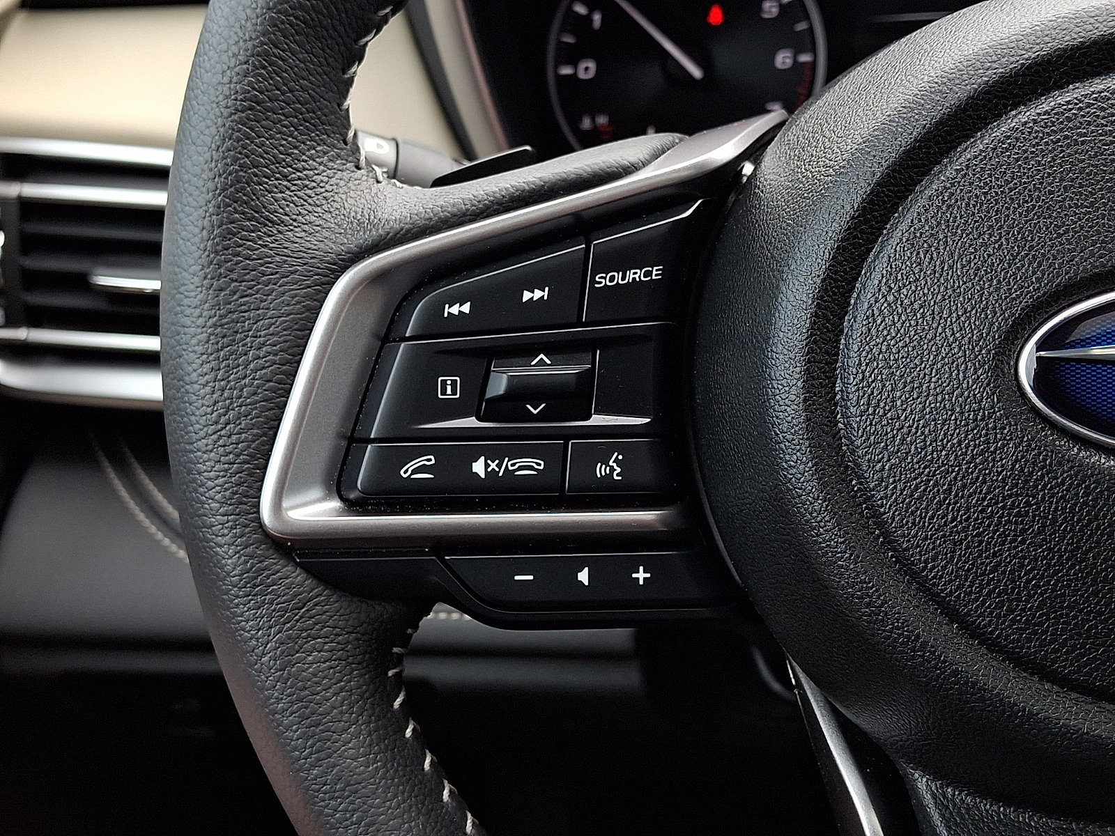 Certified 2025 Subaru Outback Limited AWD/4WD image 21