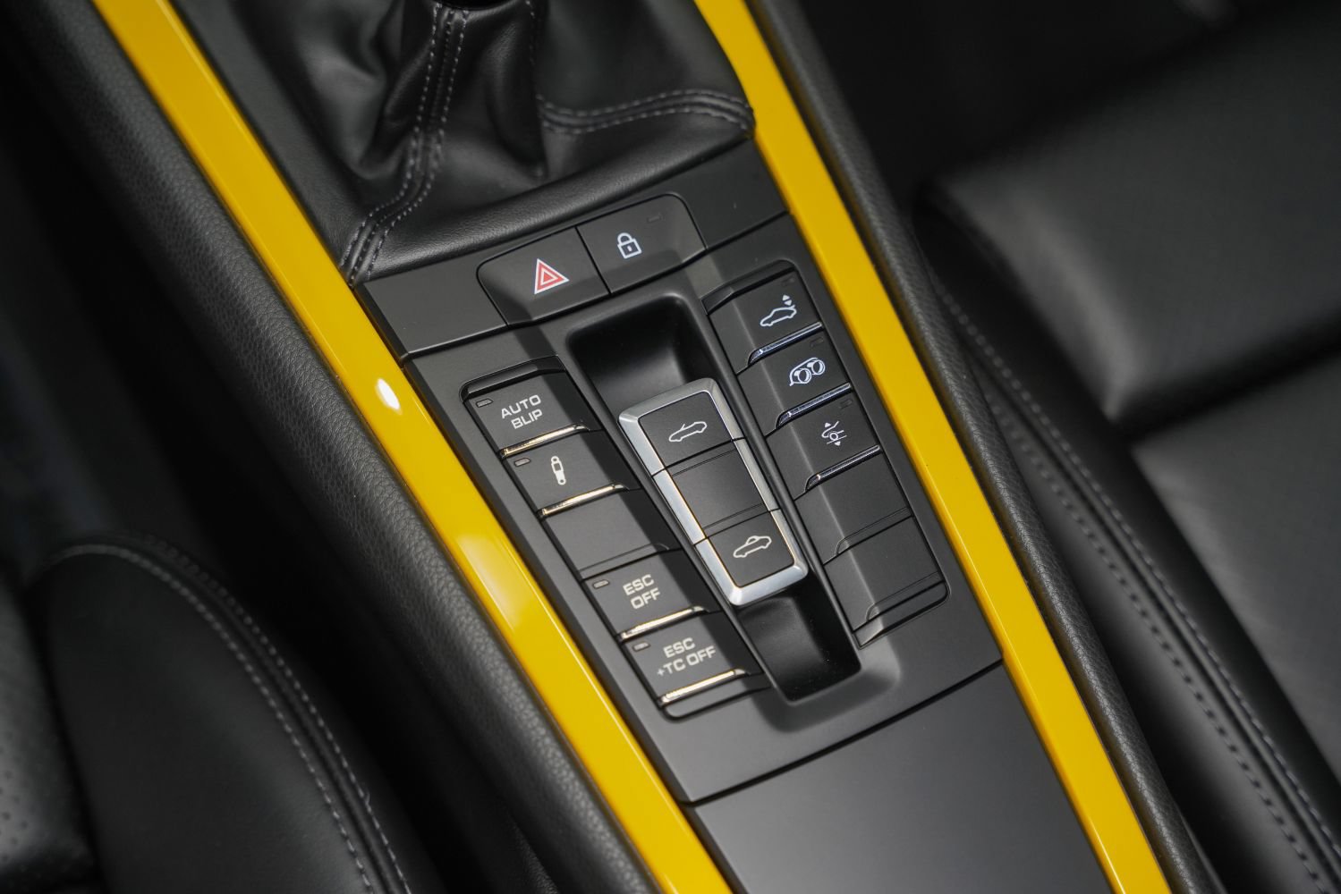 Used 2019 Porsche 911 Speedster RWD image 43