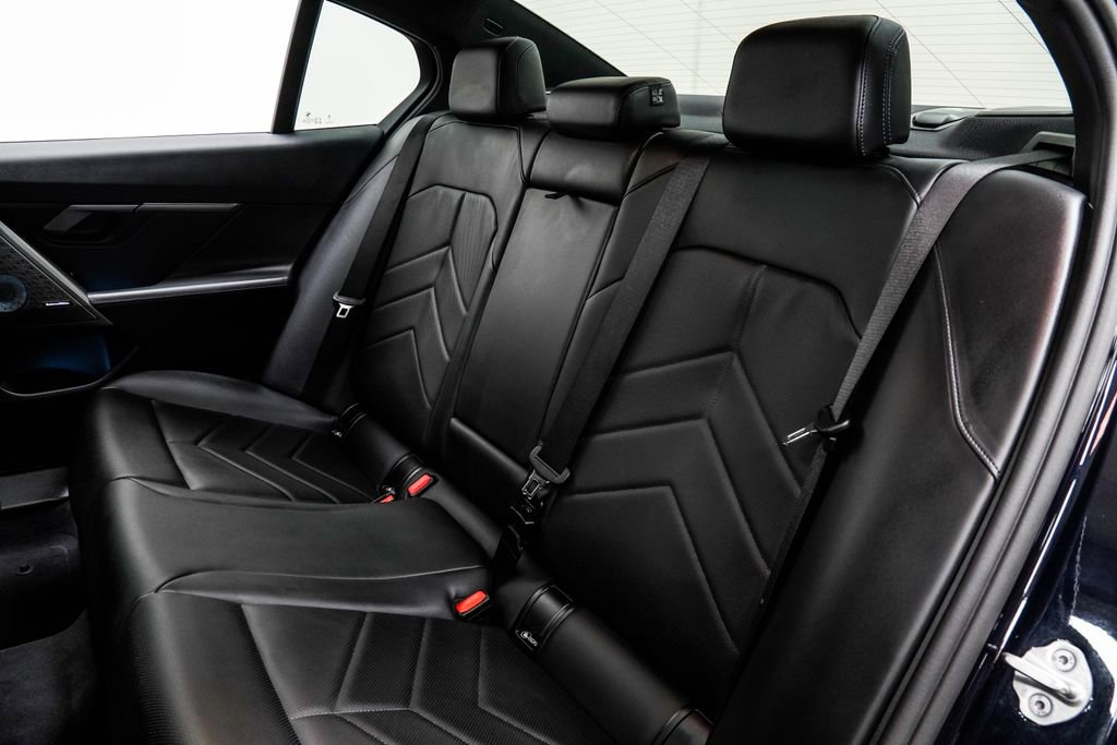 Used 2026 BMW 550e xDrive image 17