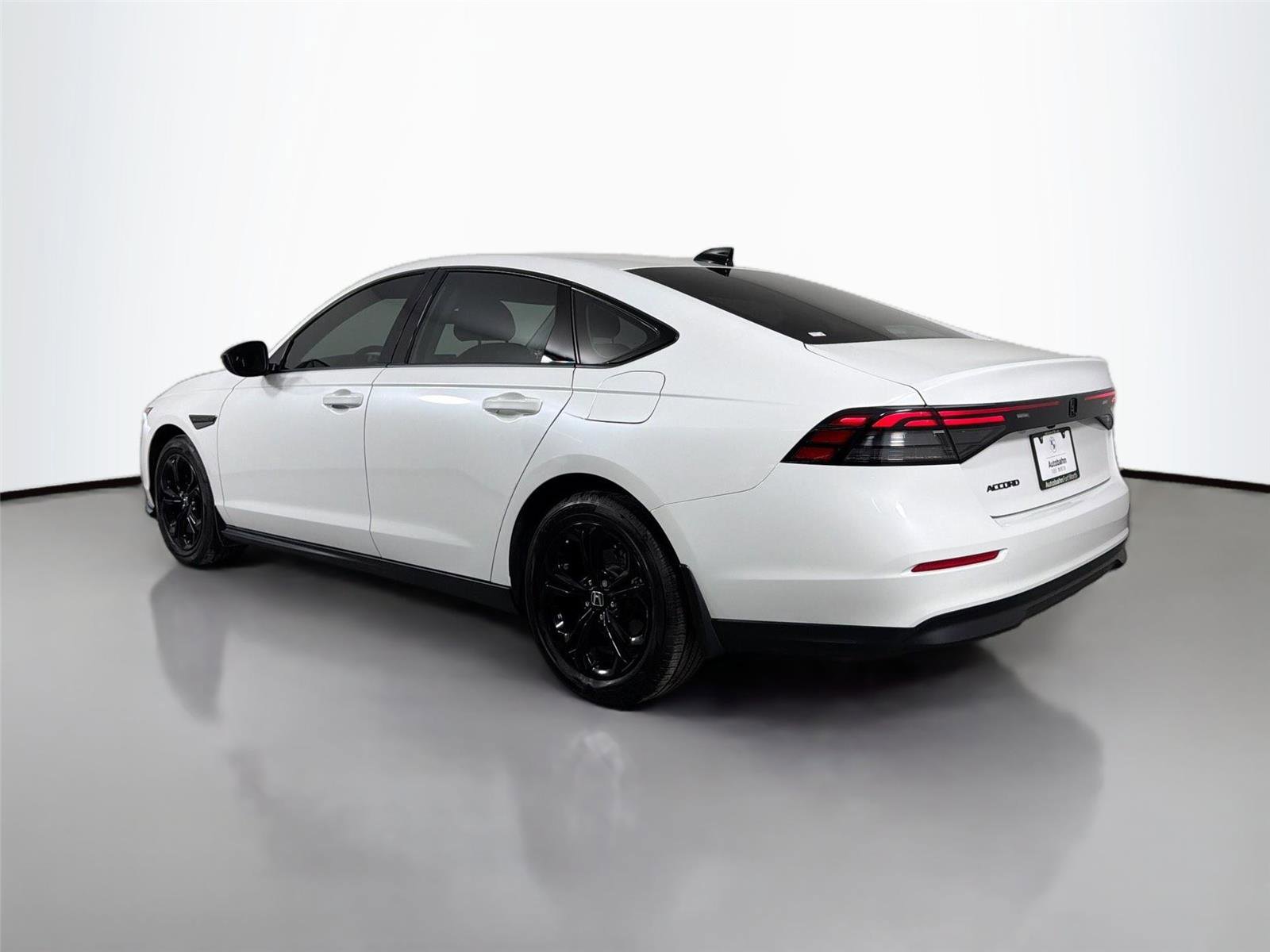 Used 2025 Honda Accord SE image 7
