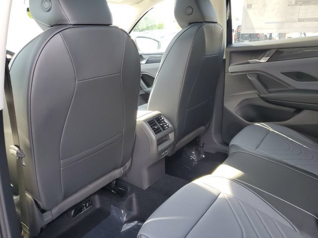 New 2026 Volkswagen Tiguan SE AWD/4WD image 10
