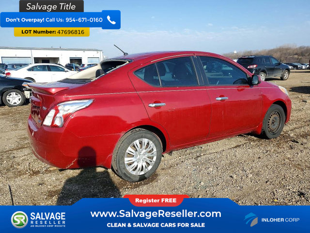 Used 2013 Nissan Versa SV image 4
