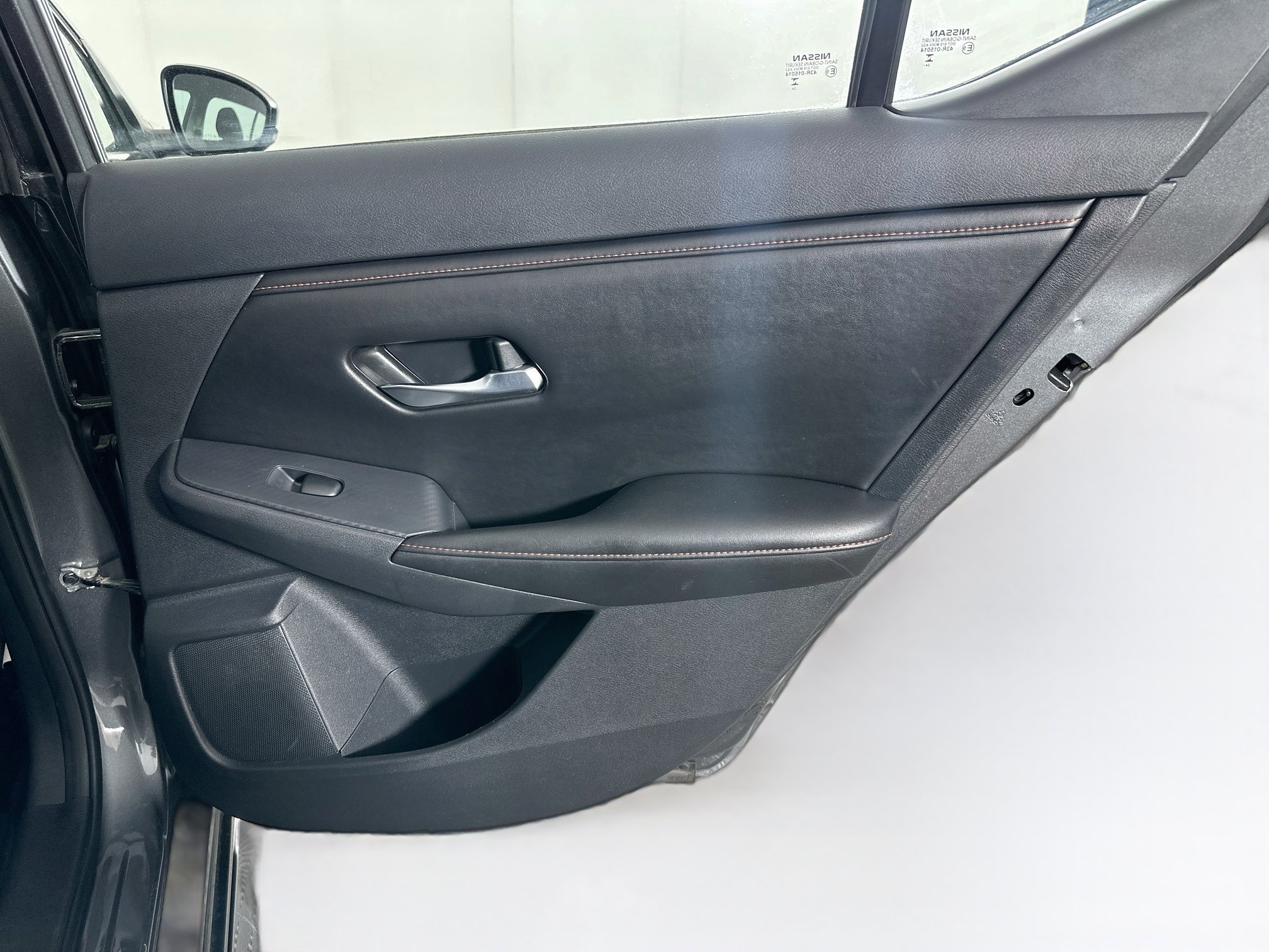 Used 2025 Nissan Sentra SR FWD image 28