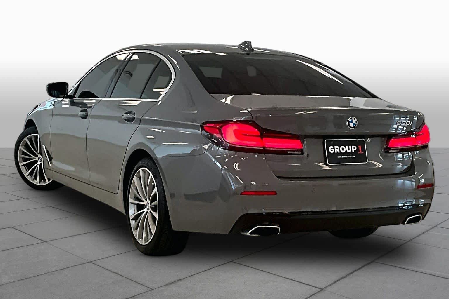 Used 2022 BMW 530i w/ Executive Package RWD image 10