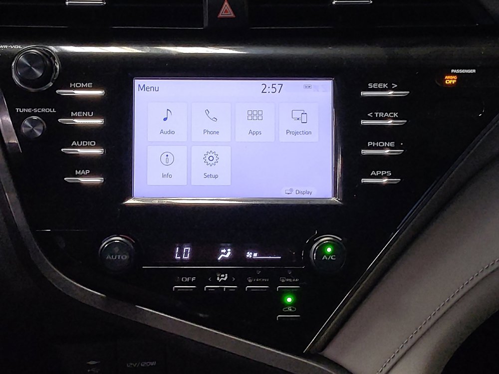 Used 2019 Toyota Camry SE image 25