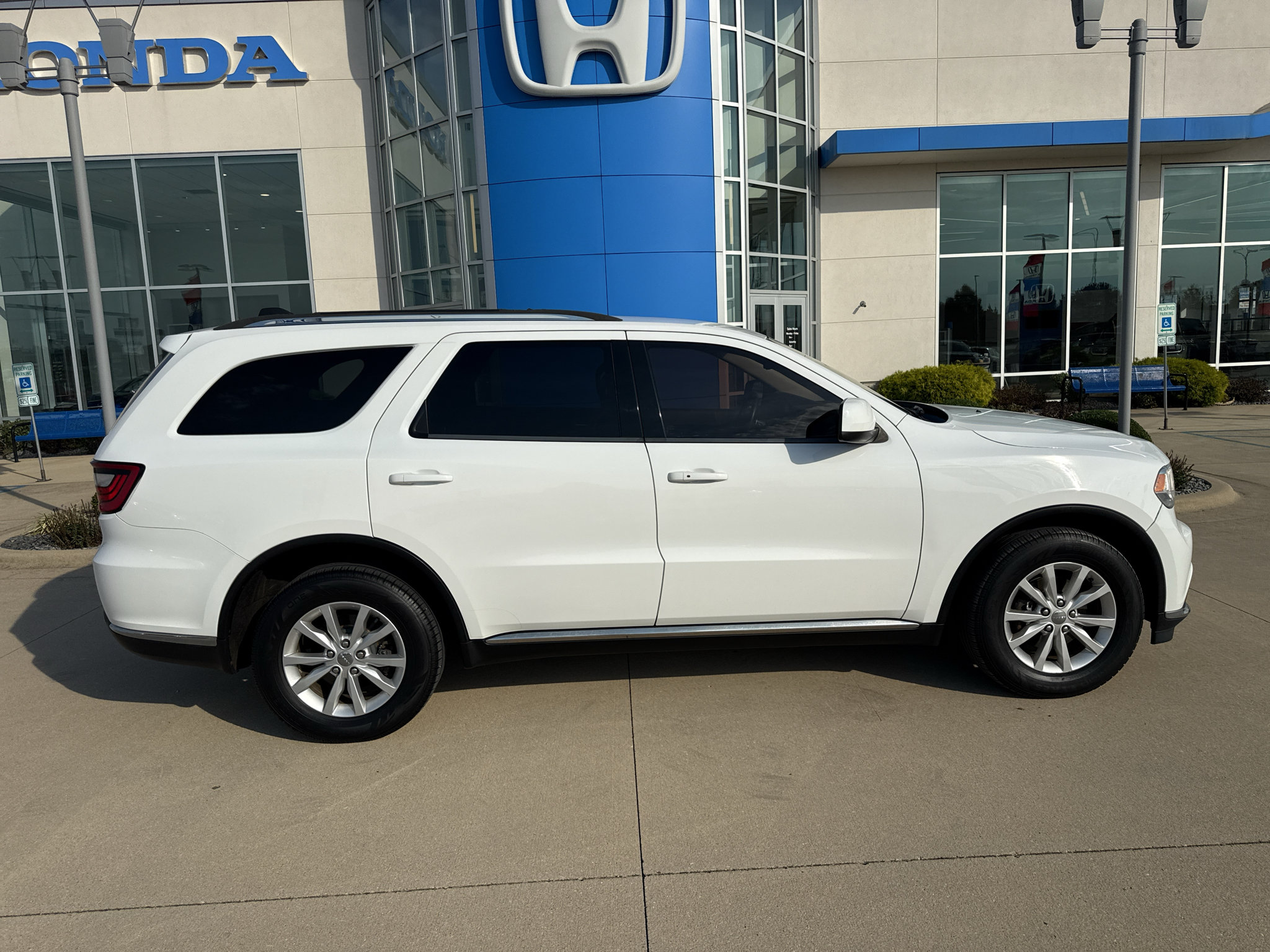 Used 2014 Dodge Durango SXT w/ Quick Order Package 23B AWD/4WD image 4