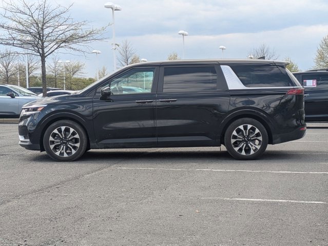 Used 2024 Kia Carnival EX image 8