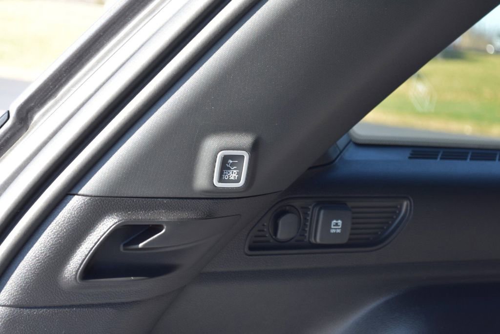 New 2025 Jeep Grand Cherokee Laredo X w/ Luxury Tech Group I image 32