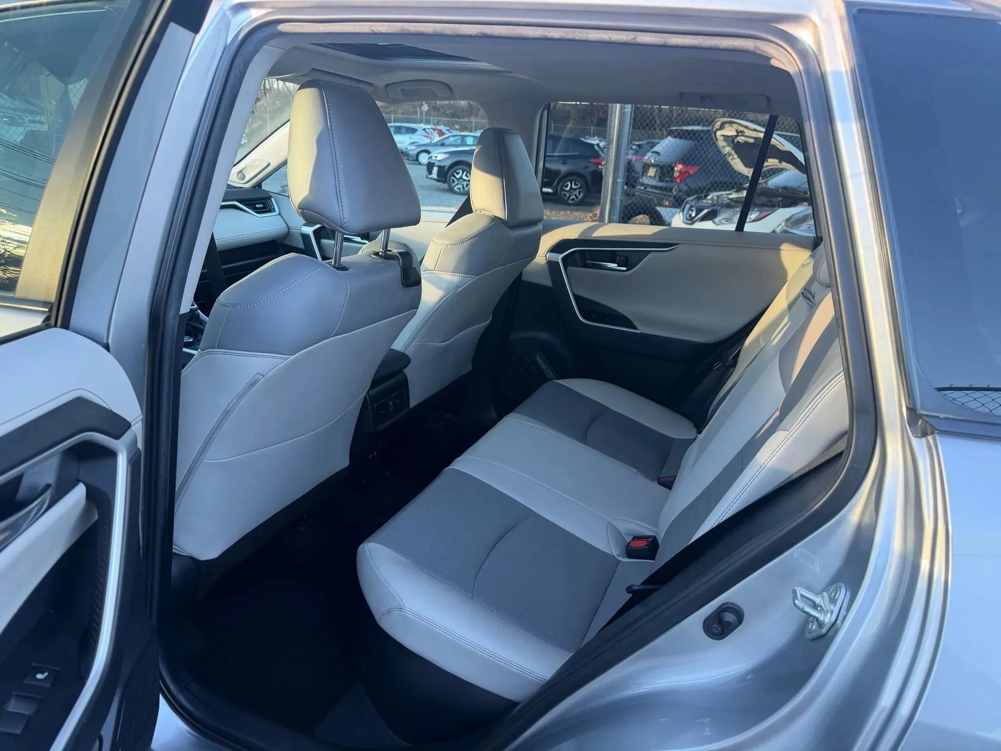 Used 2020 Toyota RAV4 Limited w/ Limited Grade Weather Package image 31