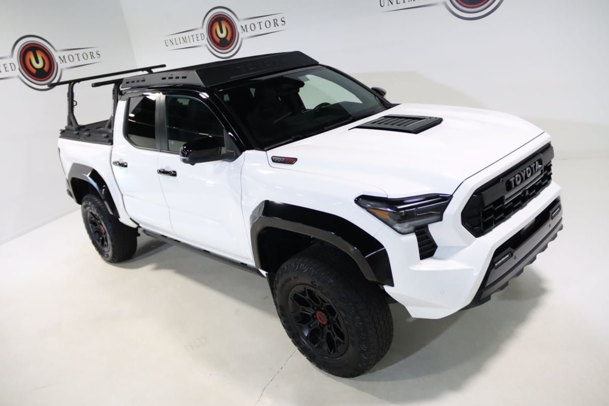 Used 2024 Toyota Tacoma TRD Pro AWD/4WD image 8