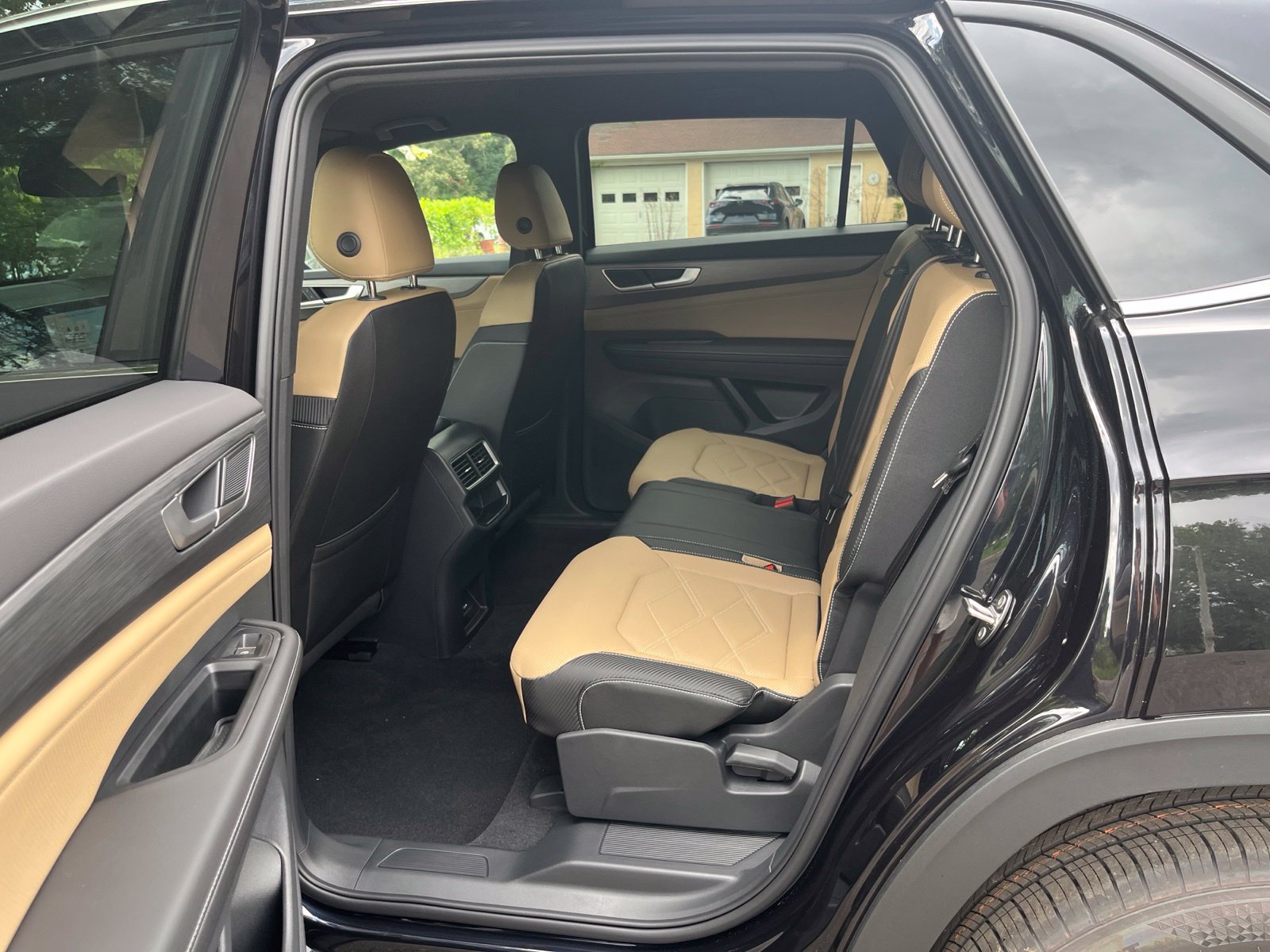 New 2026 Volkswagen Atlas Cross Sport SE FWD image 23