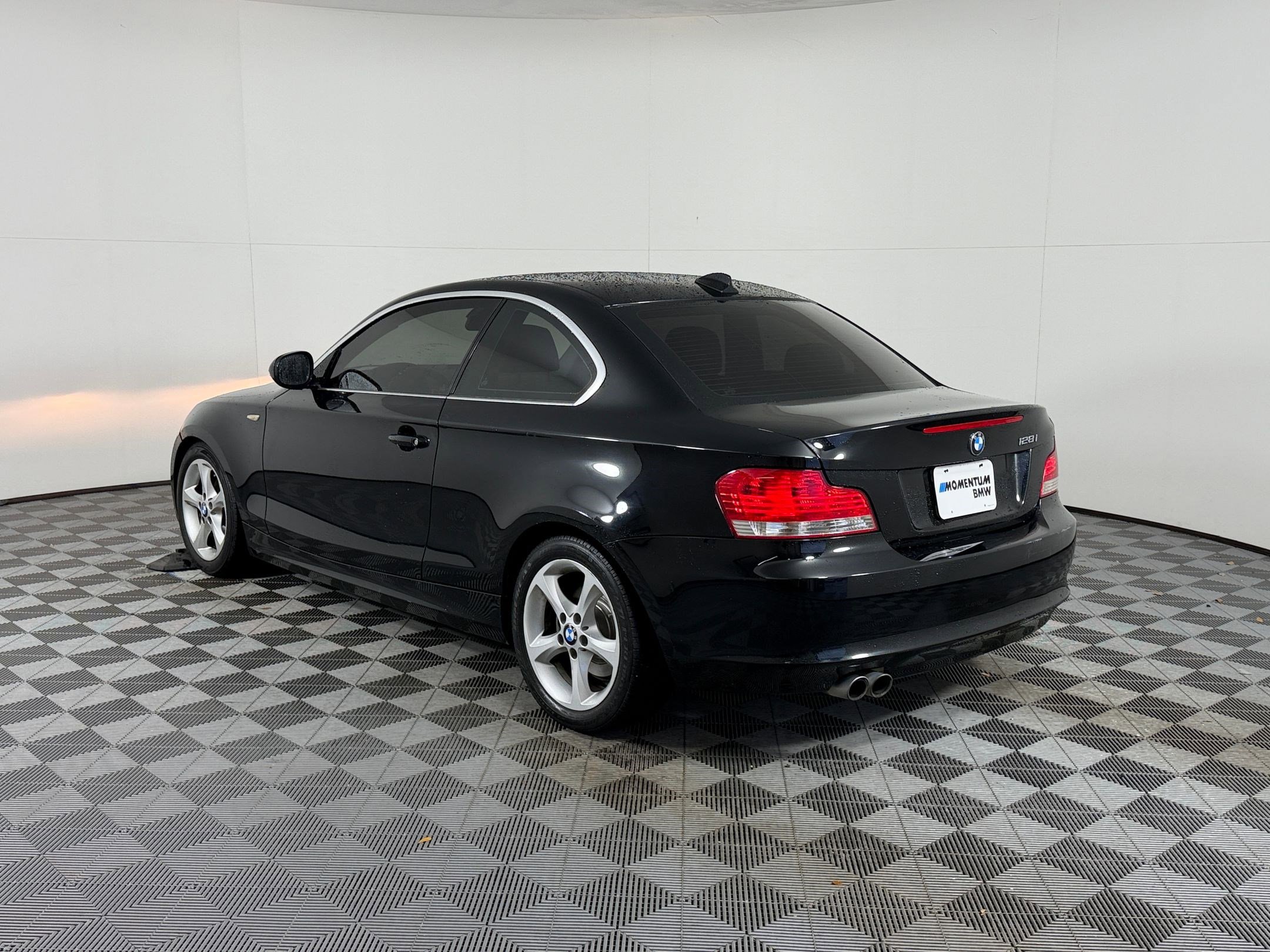 Used 2011 BMW 128i Coupe image 3