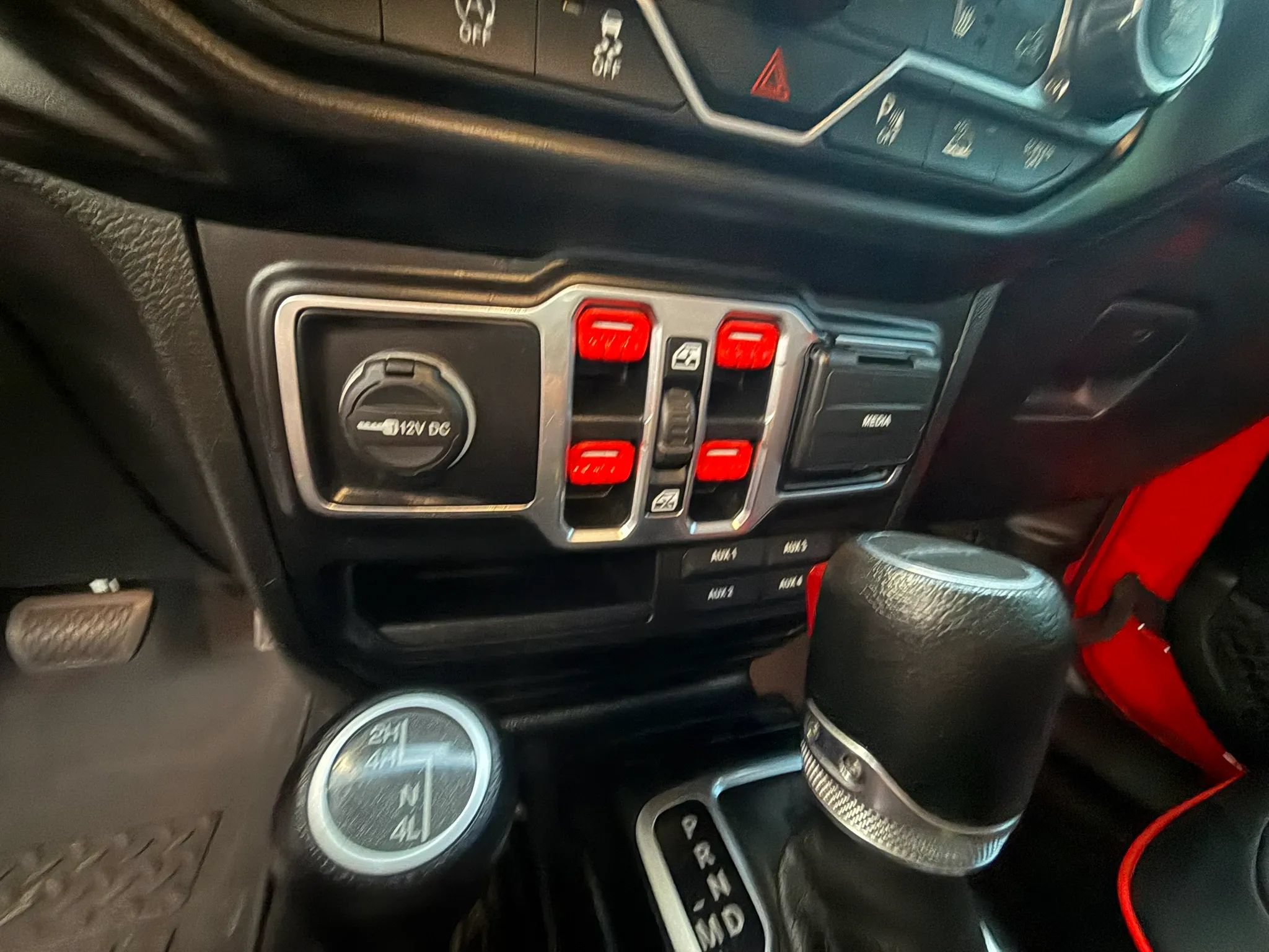 Used 2020 Jeep Gladiator Sport w/ Quick Order Package 24S AWD/4WD image 39
