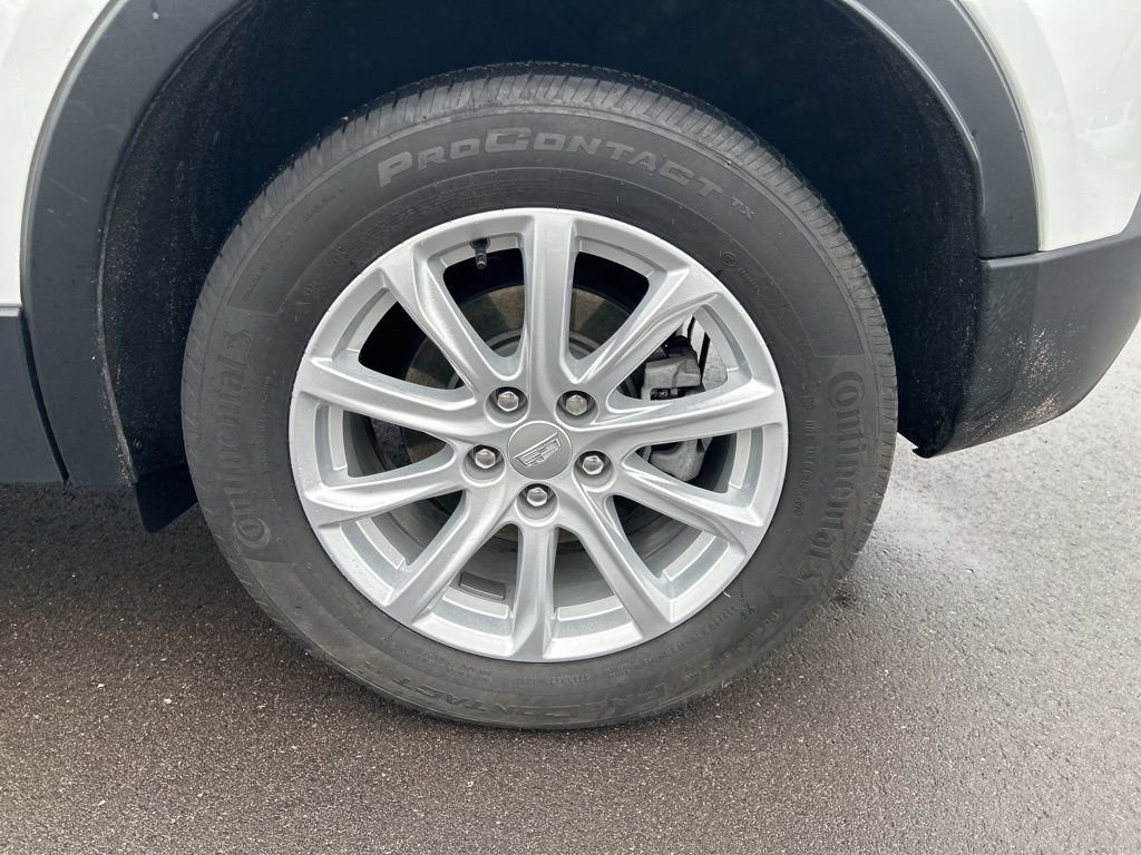 Used 2023 Cadillac XT4 Luxury w/ Cold Weather Package image 9