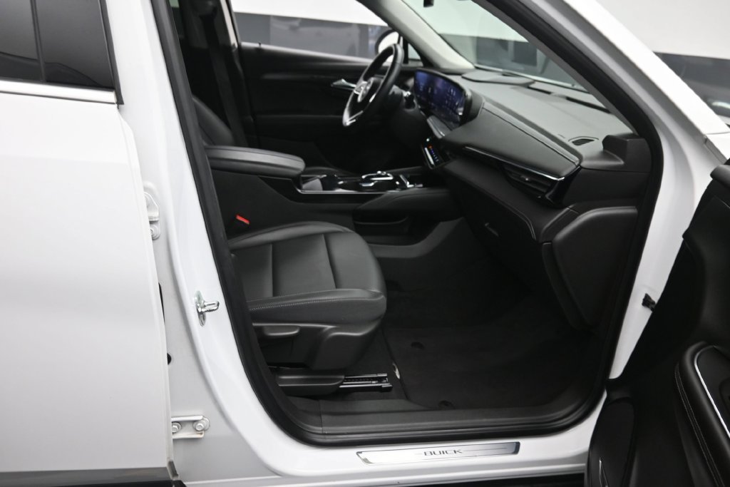 Used 2024 Buick Envision Preferred AWD/4WD image 9