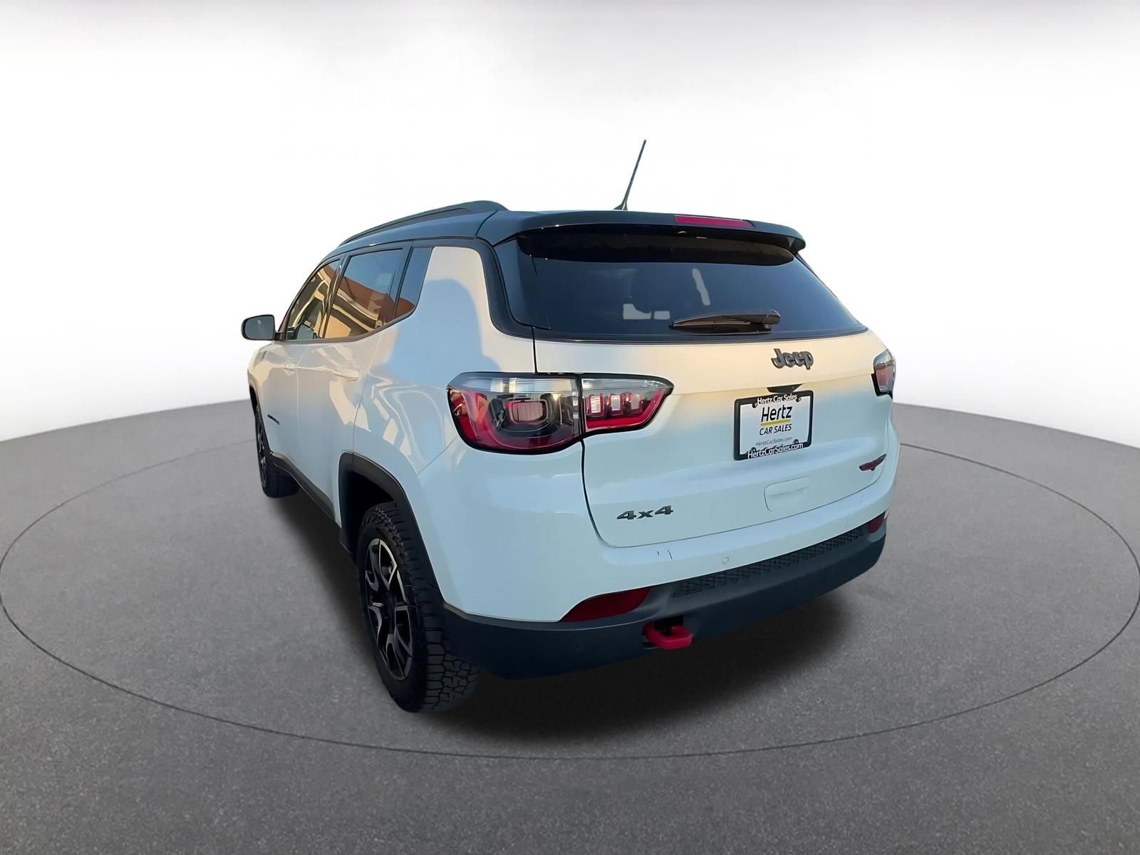 Used 2025 Jeep Compass Trailhawk image 11