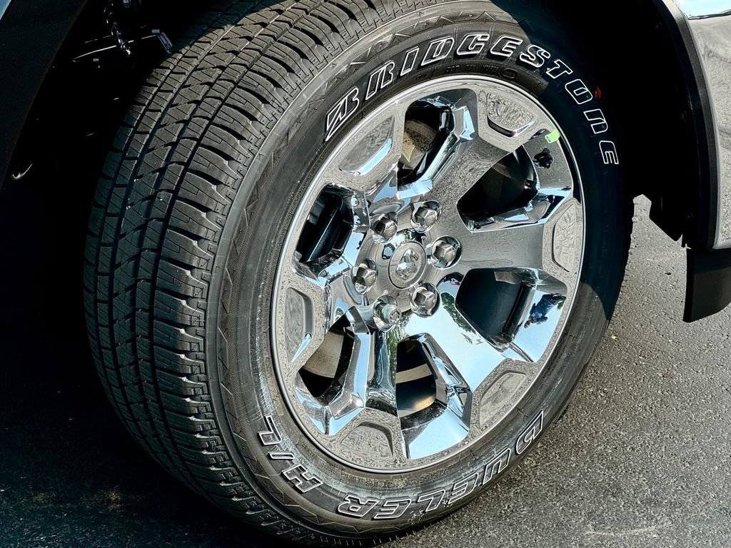 New 2026 RAM 1500 4x4 Crew Cab image 10