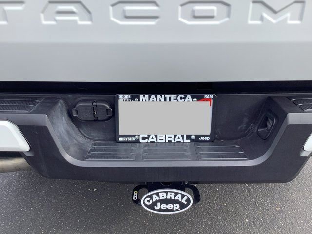 Used 2025 Toyota Tacoma SR5 image 30