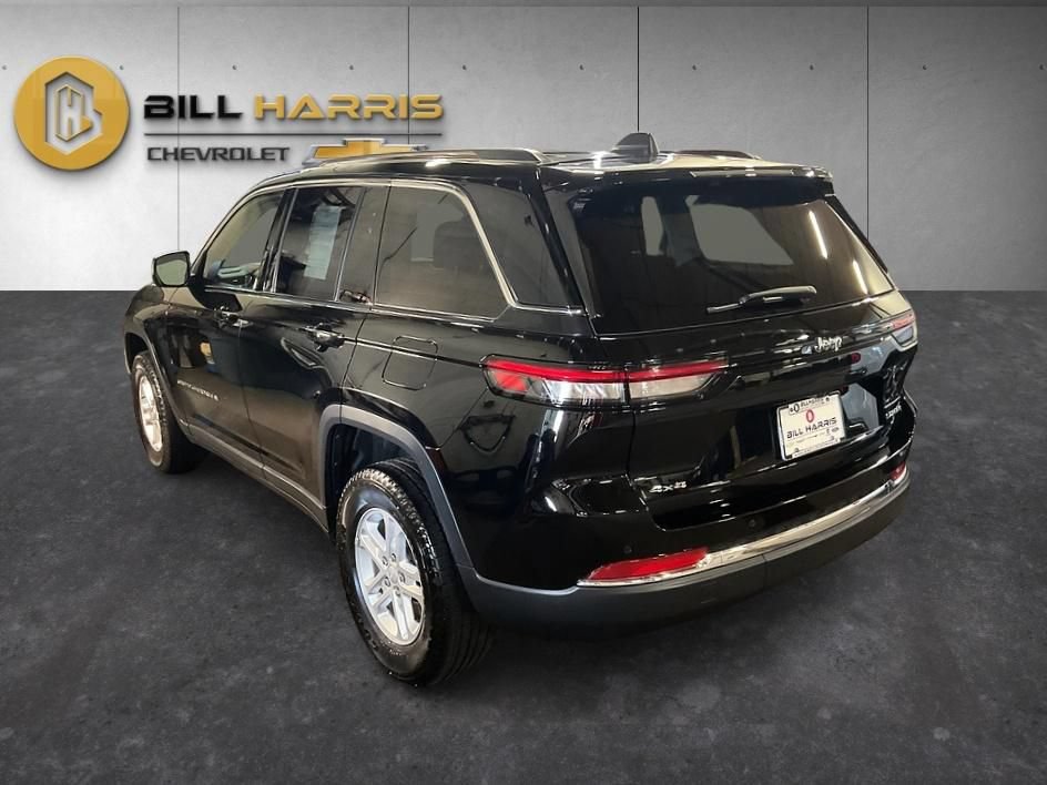 Used 2023 Jeep Grand Cherokee Laredo AWD/4WD image 12