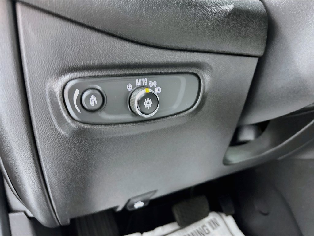 Used 2022 Chevrolet Equinox LS w/ LS Convenience Package FWD image 10