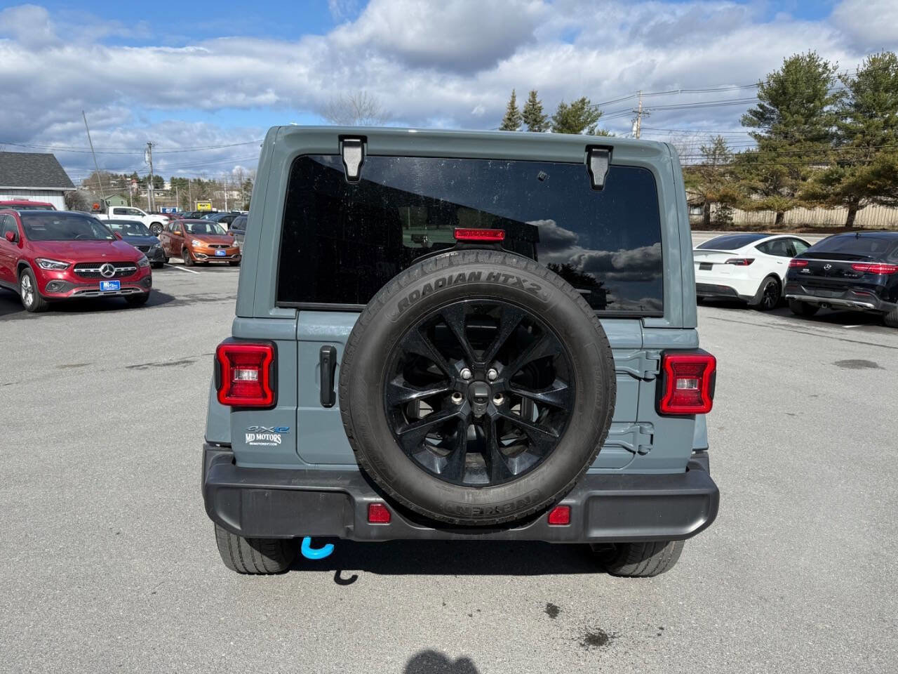 Used 2024 Jeep Wrangler Unlimited Sahara AWD/4WD image 9