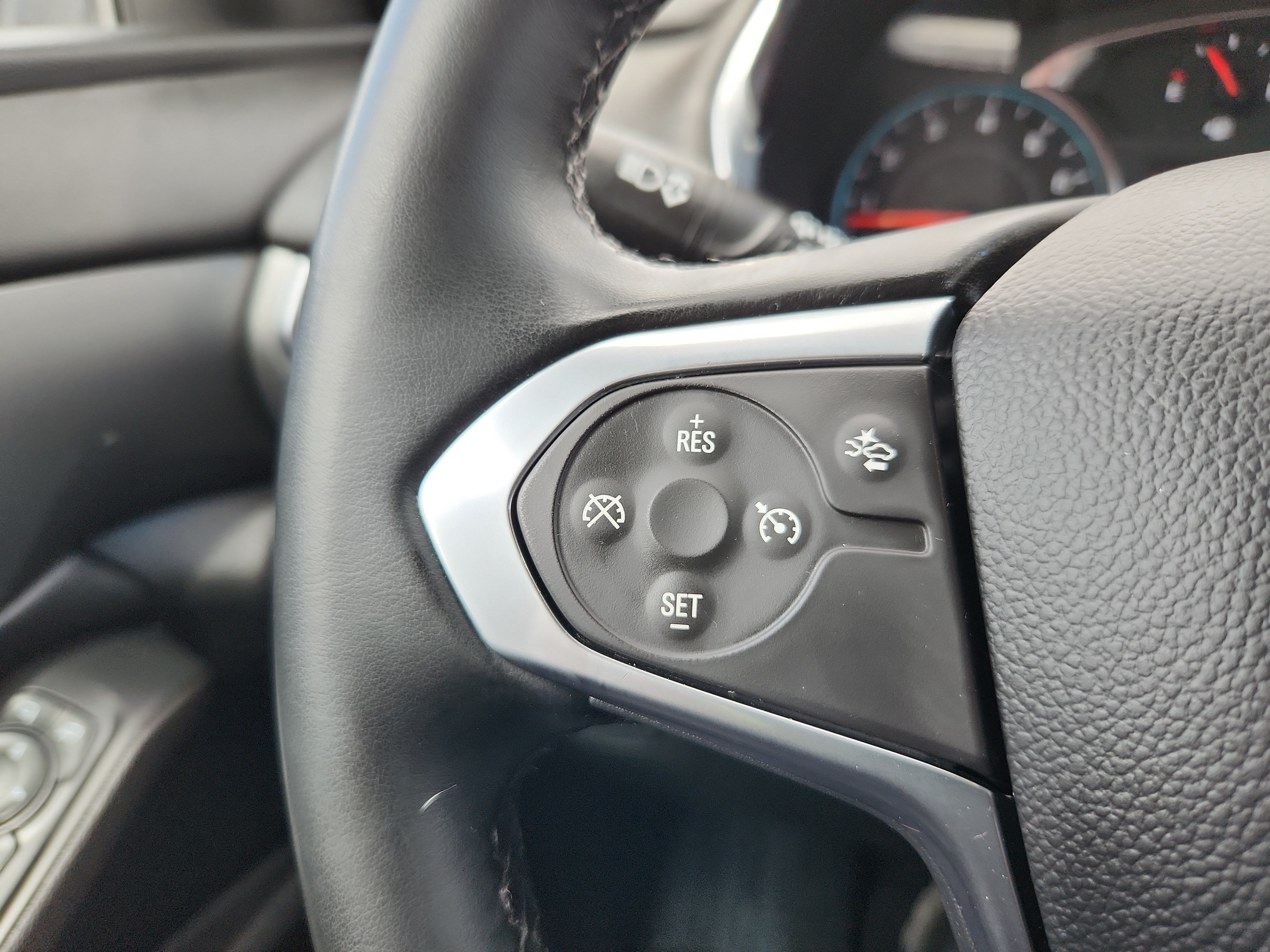 Used 2023 Chevrolet Traverse LT AWD/4WD image 24